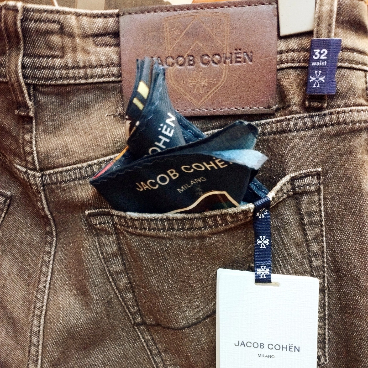 Brown Denim - Jacob Cohen - on line sul nostro sito jacobcohen luxurydenim Brown Denim - Jacob Cohen - on line sul nostro sito jacobcohen luxurydenim